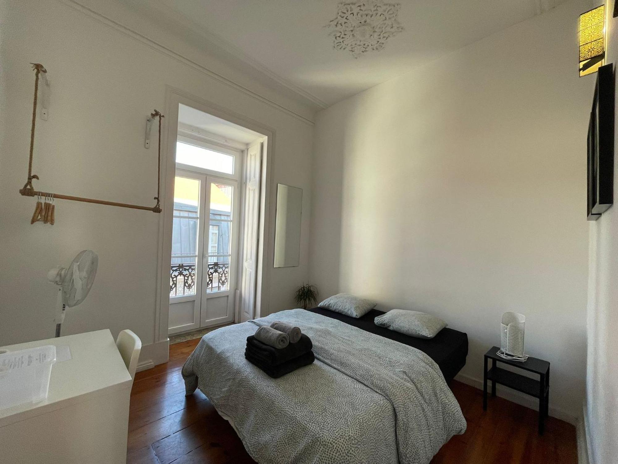 Embassy Arriaga Private Elegance In Stylish Shared Lisbon
